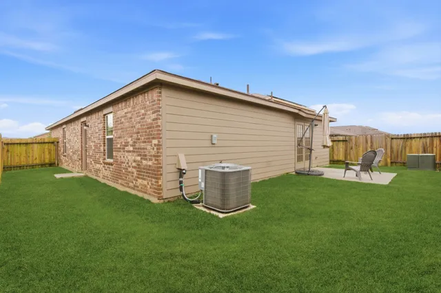 $1,800 | 345 Lone Mountain Drive, Katy, TX 77493