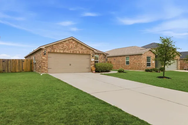 $1,800 | 345 Lone Mountain Drive, Katy, TX 77493