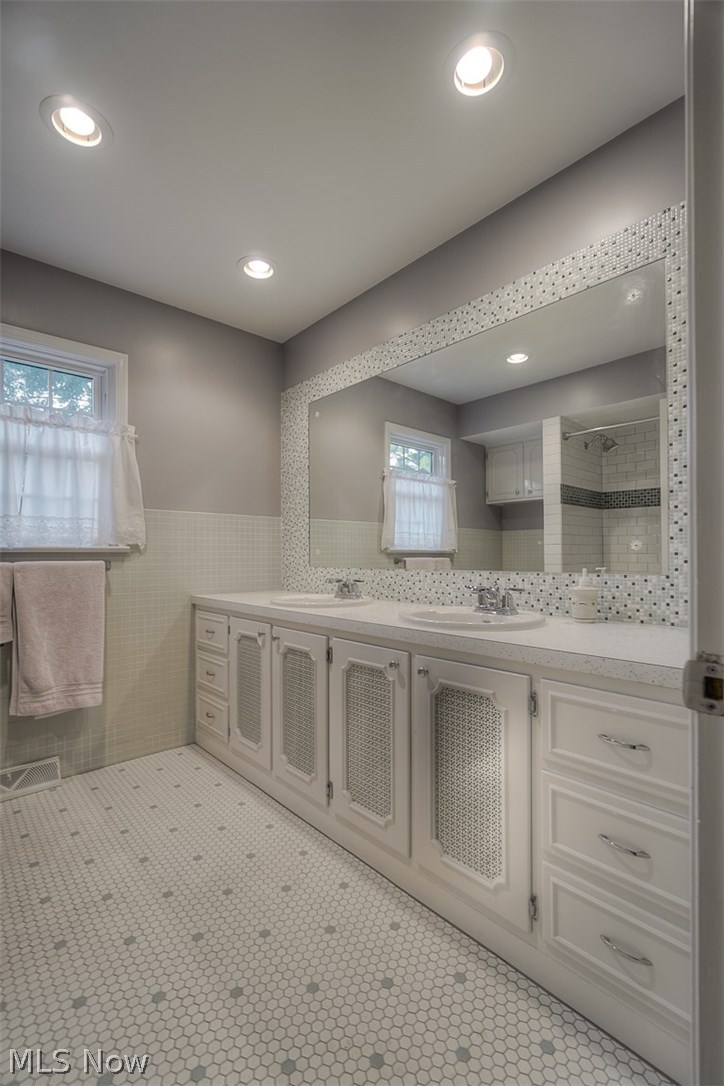 330 Tremont Road Akron, OH 44313 - Photo 16 of 24 Gallery Image 16