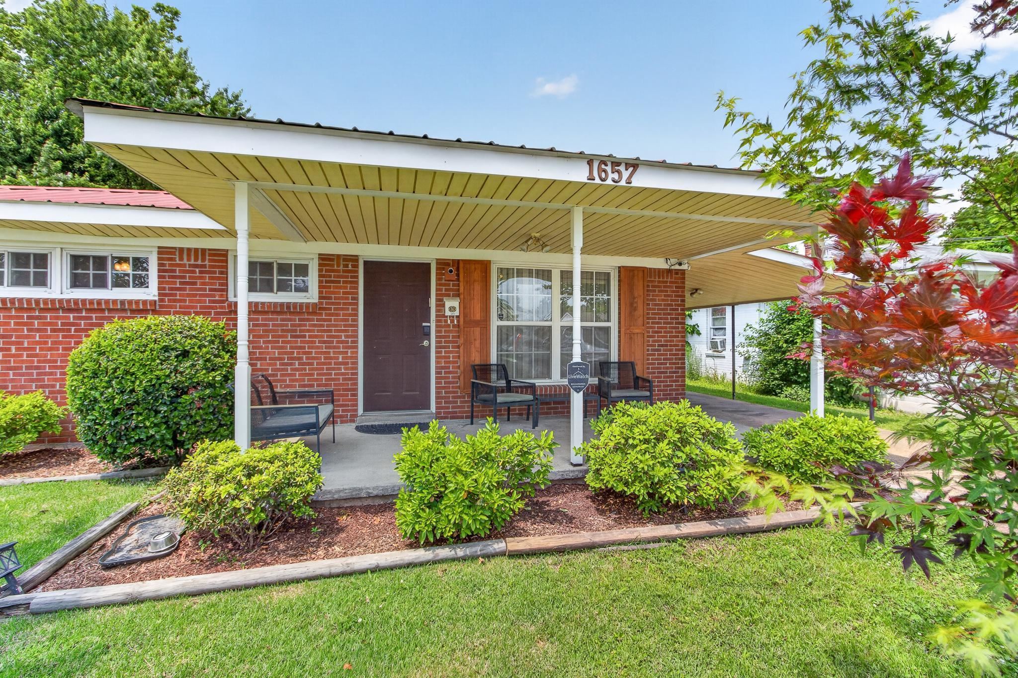 1657 Duke Road Memphis, TN 38108 - Photo 3 of 19