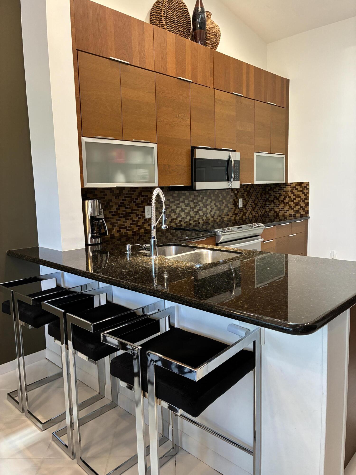 17223 Boca Club Boulevard, Unit 6 Boca Raton, FL 33487 - Photo 5 of 54 IMG_4985