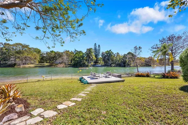 $2,300,000 | 11625 Southwest 70th Avenue, Pinecrest, FL 33156