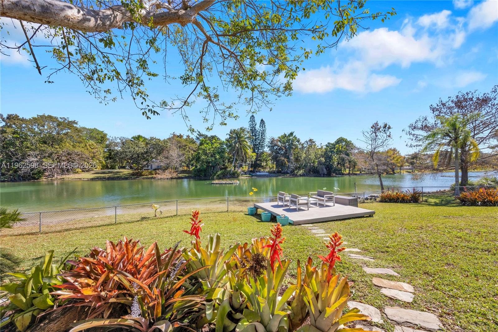 11625 Southwest 70th Avenue Pinecrest, FL 33156 - Photo 5 of 30