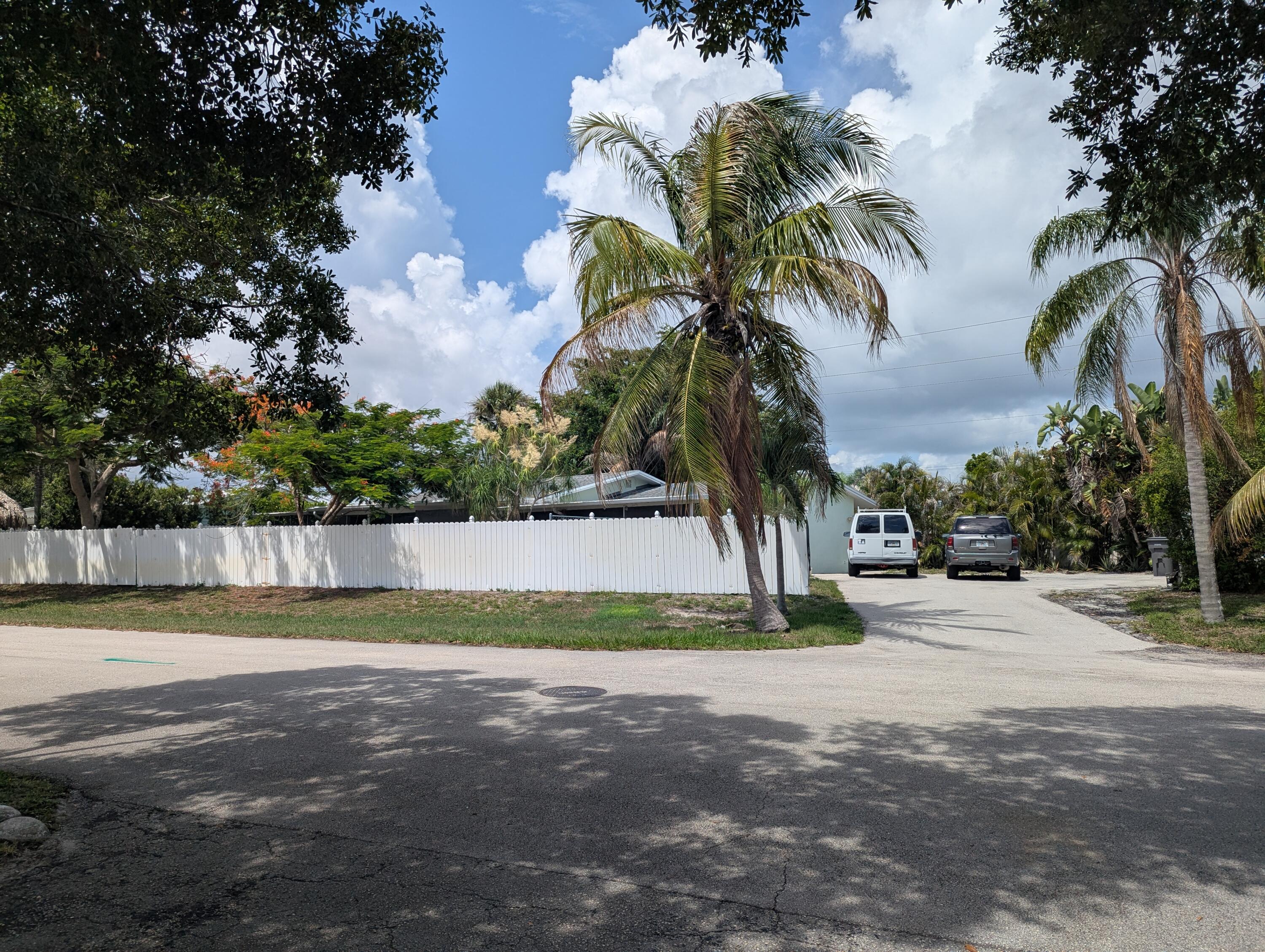 19930 Seabrook Road Jupiter, FL 33469 - Photo 4 of 4 PXL_20260625_153028709
