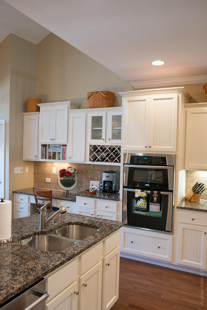 1445 Clancy Road Mount Pleasant, SC 29466 - Photo 10 of 37 Kitchen with desk area