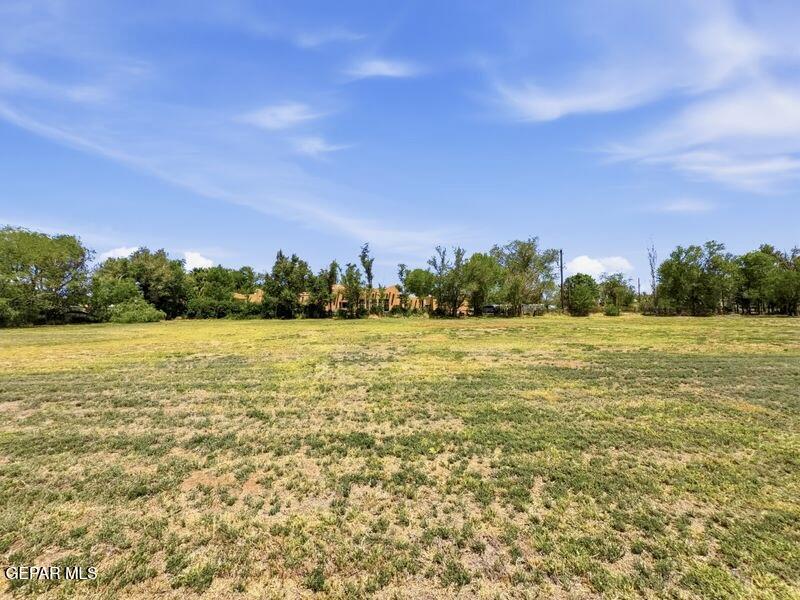 4135 Emory Road El Paso, TX 79922 - Photo 37 of 73 a view of an ocean and a yard