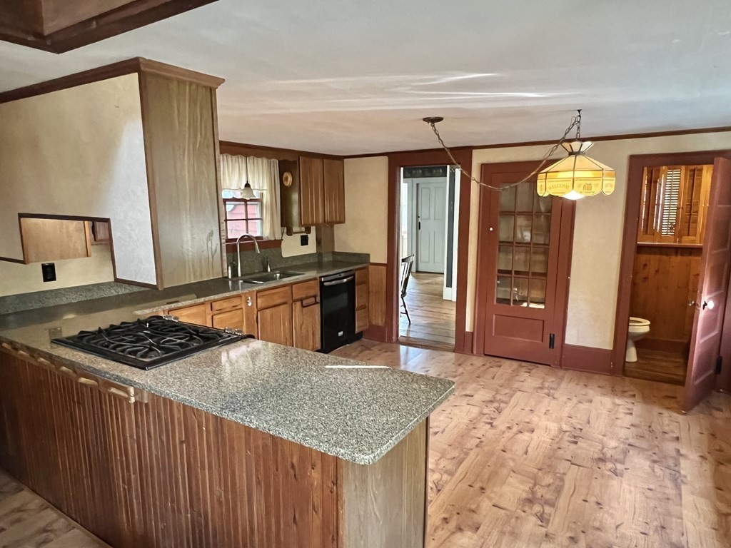 9 Springfield Street Wilbraham, MA 01095 - Photo 6 of 18 Gallery Image 6