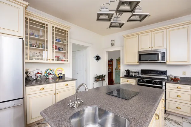 $2,500,000 | 169 Baker Road, West Hurley, NY 12491