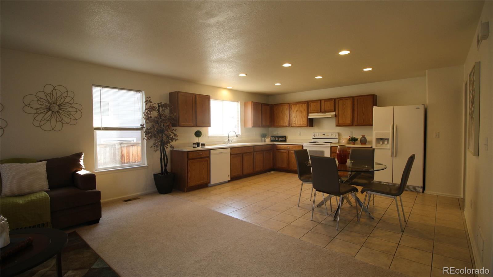 10033 Strathfield Lane Highlands Ranch, CO 80126 - Photo 6 of 13 Gallery Image 6