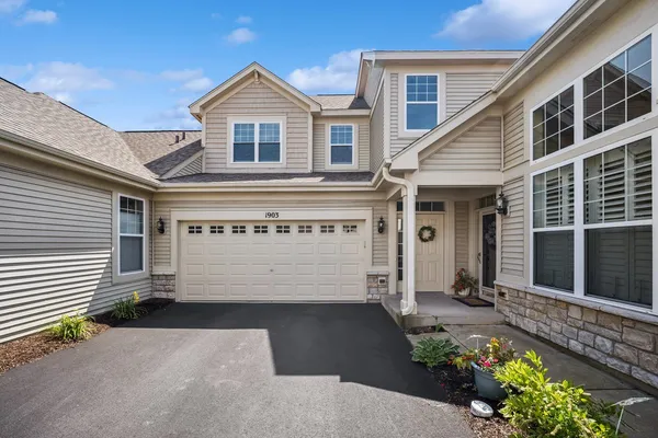 $385,000 | 1903 Chase Lane, Unit 1903, Aurora, IL 60502