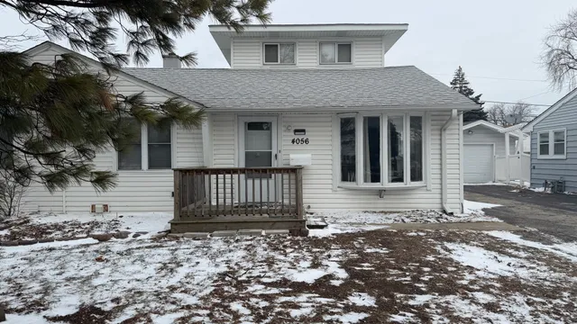 $2,700 | 4056 West 89th Place, Hometown, IL 60456