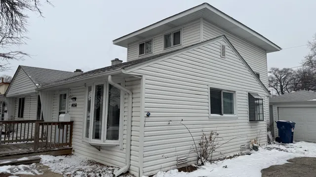 $2,700 | 4056 West 89th Place, Hometown, IL 60456