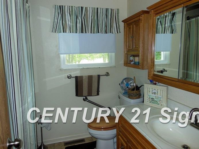 2070 North Nichols Road Flushing, MI 48433 - Photo 20 of 37