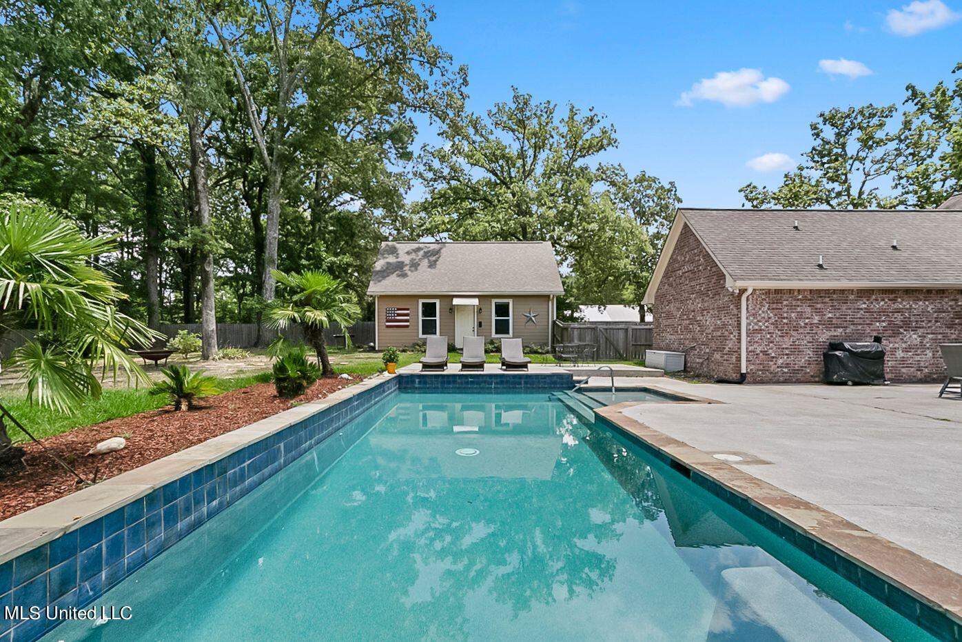 691 Hoy Road Madison, MS 39110 - Photo 1 of 47 Gunite Pool