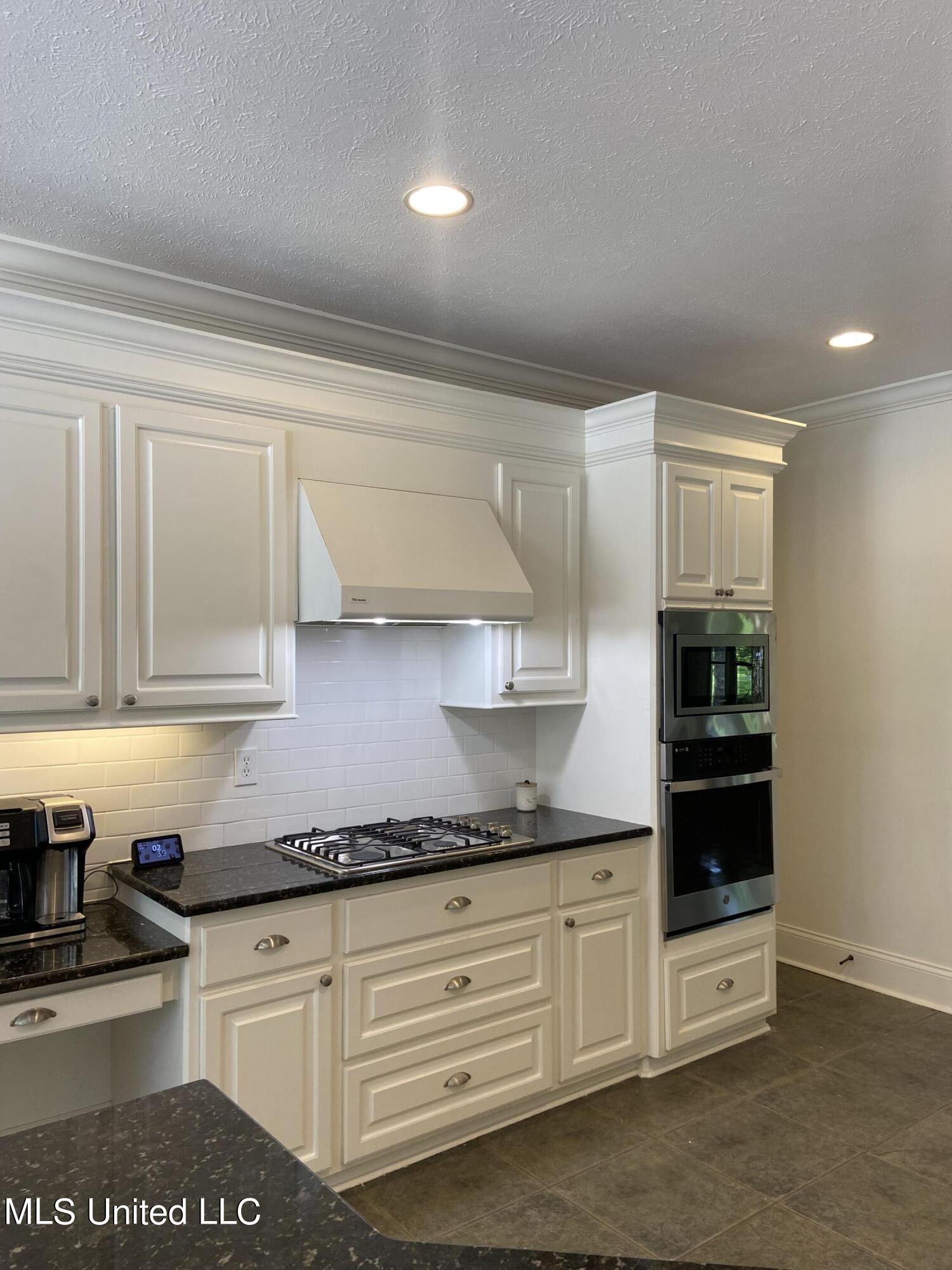 691 Hoy Road Madison, MS 39110 - Photo 14 of 47 Kitchen