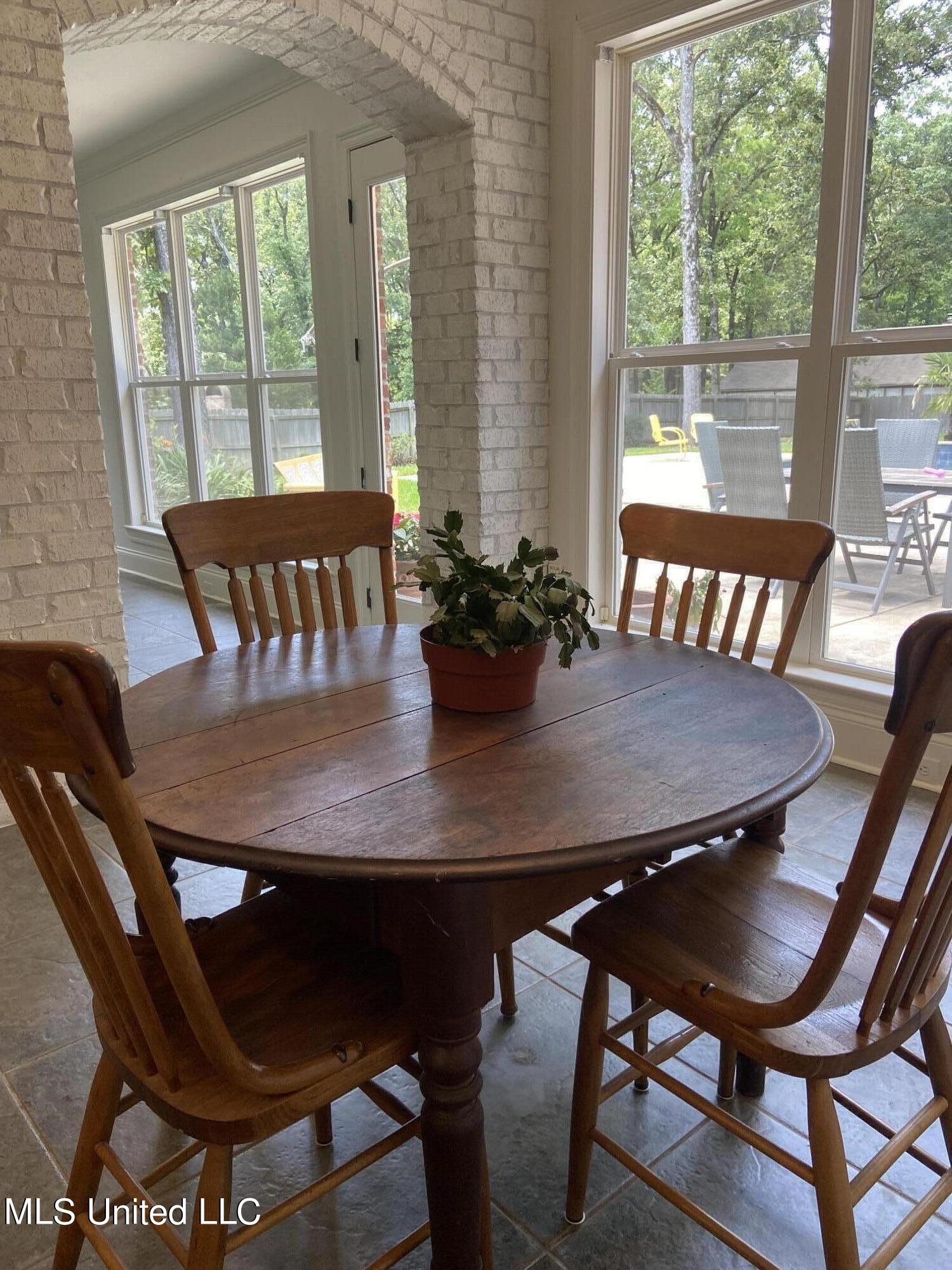 691 Hoy Road Madison, MS 39110 - Photo 21 of 47 Breakfast