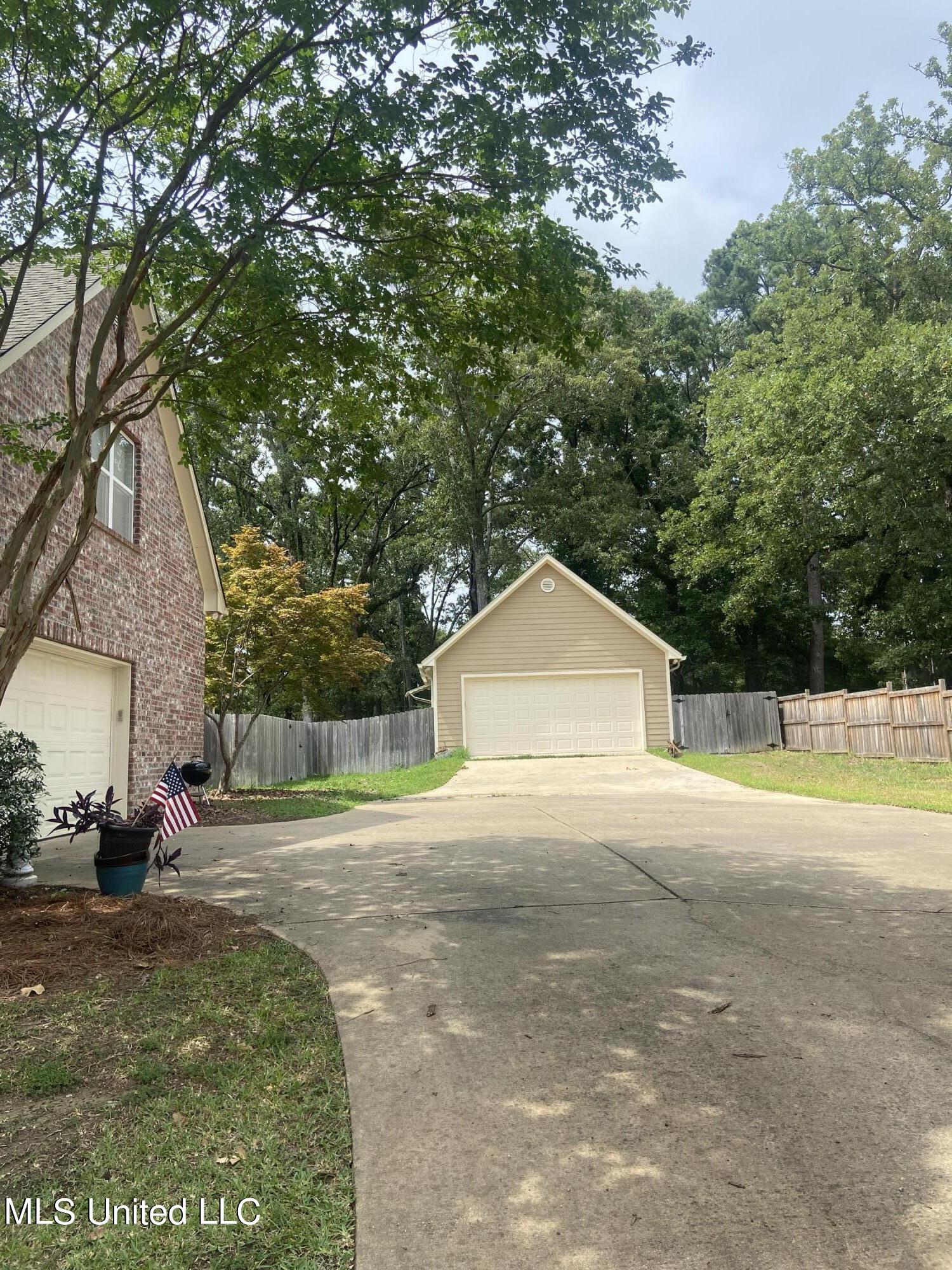 691 Hoy Road Madison, MS 39110 - Photo 3 of 47 IMG_5218