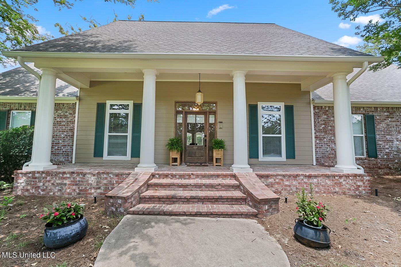 691 Hoy Road Madison, MS 39110 - Photo 6 of 47 Front entry 1