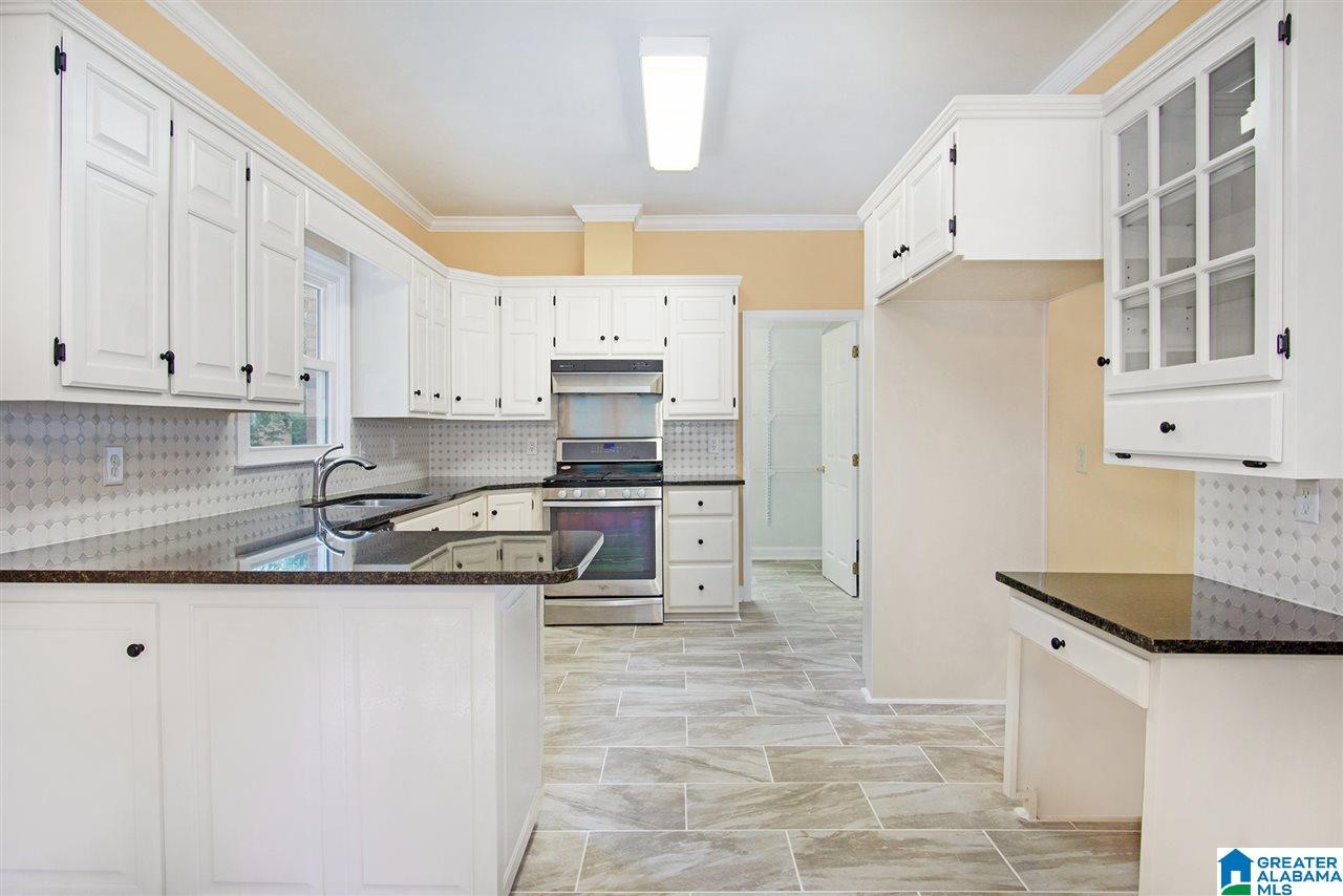 1038 Crest Road Leeds, AL 35094 - Photo 10 of 34 Gallery Image 10