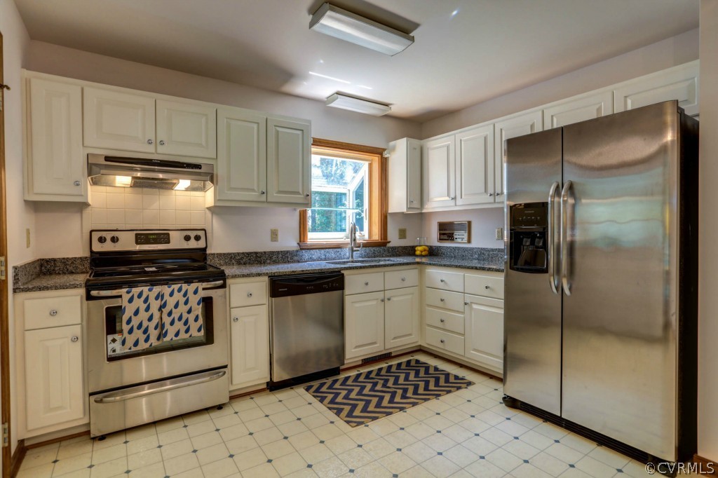 7206 Woodpecker Road Chesterfield, VA 23838 - Photo 3 of 19 Gallery Image 3