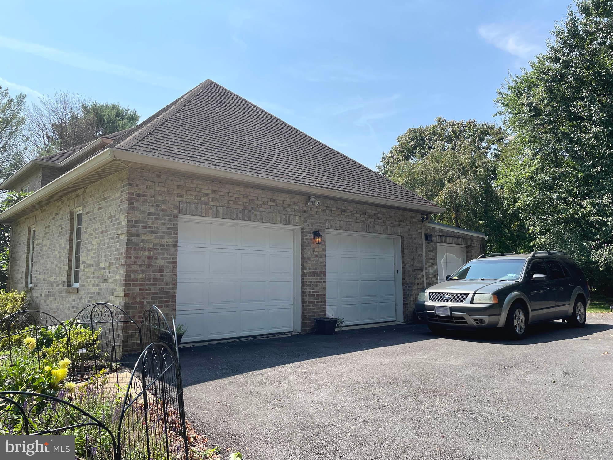 2053 Mayflower Drive Silver Spring, MD 20905 - Photo 2 of 34