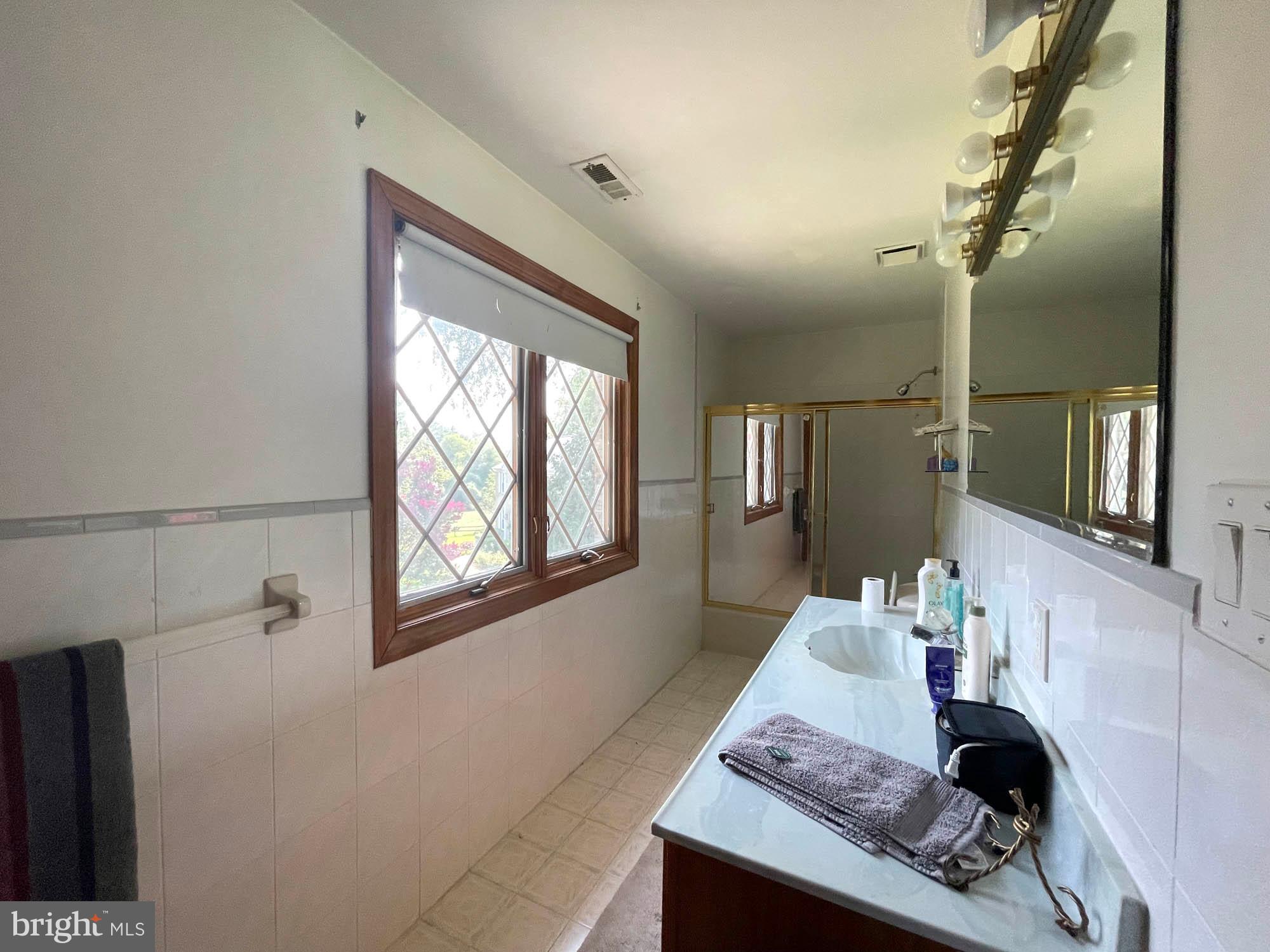 2053 Mayflower Drive Silver Spring, MD 20905 - Photo 22 of 34