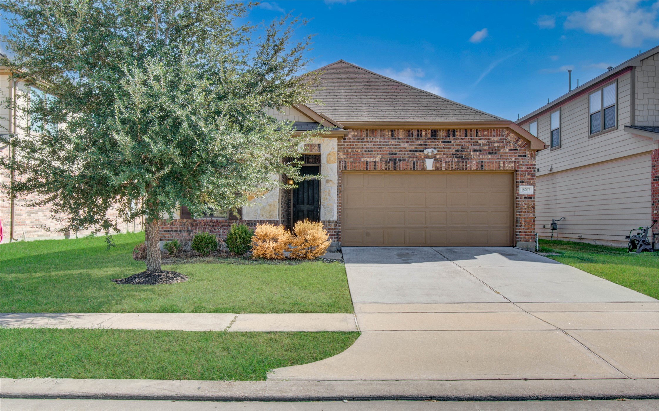 18707 Naples Ridge Court Katy, TX 77449 - Photo 2 of 39