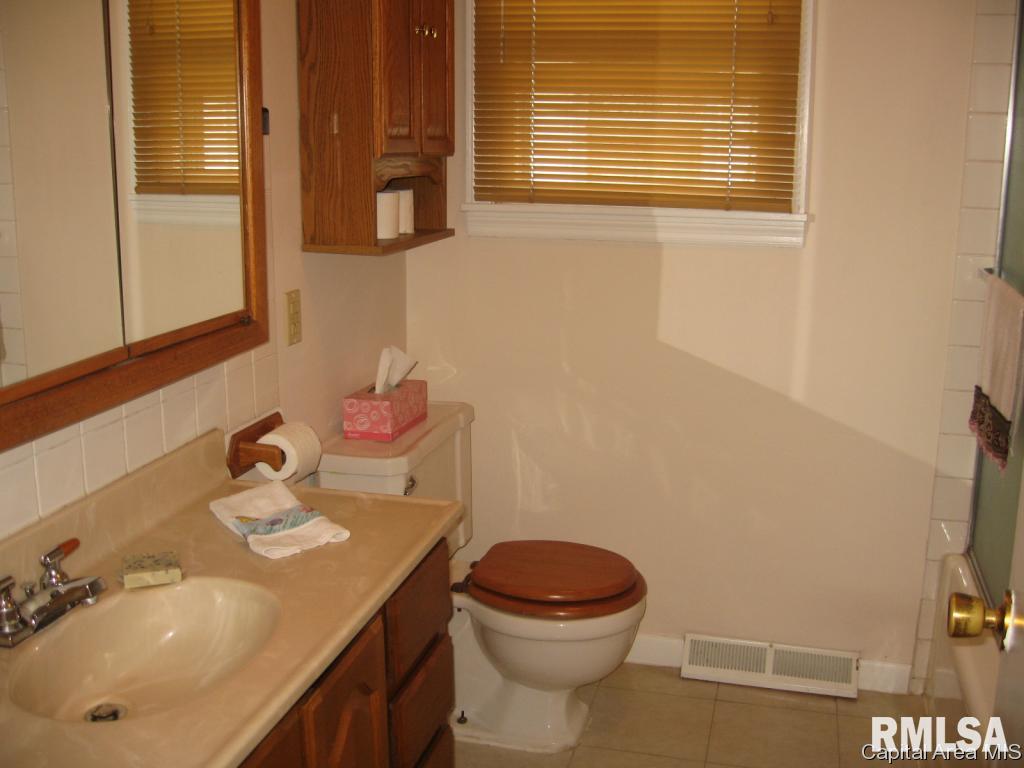 2802 South 11th Street Springfield, IL 62703 - Photo 3 of 20