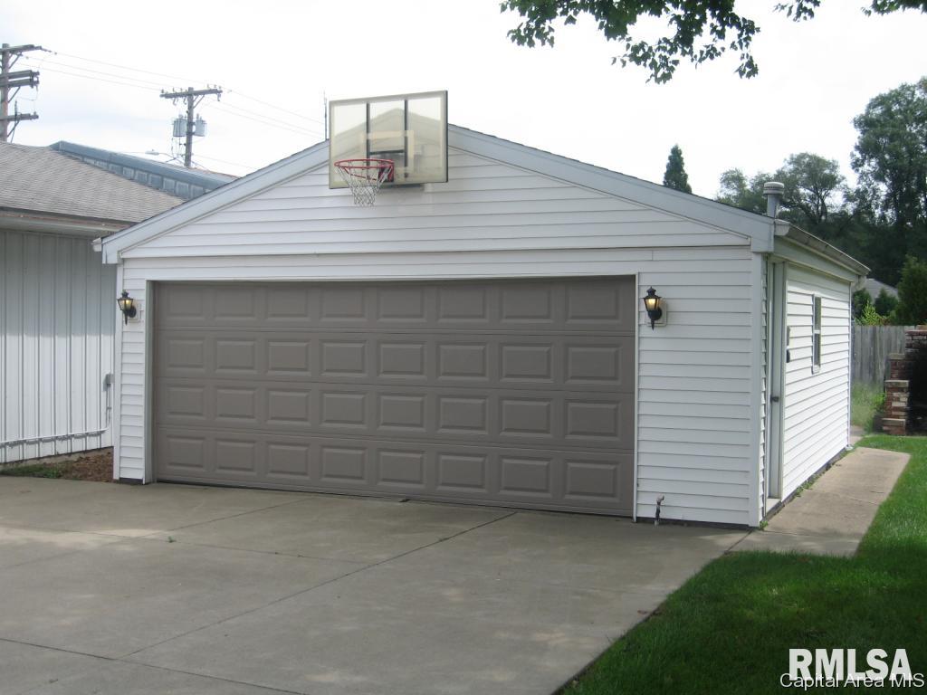 2802 South 11th Street Springfield, IL 62703 - Photo 5 of 20