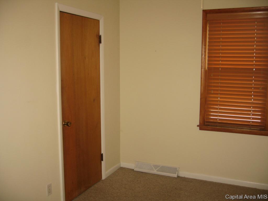 2802 South 11th Street Springfield, IL 62703 - Photo 10 of 20