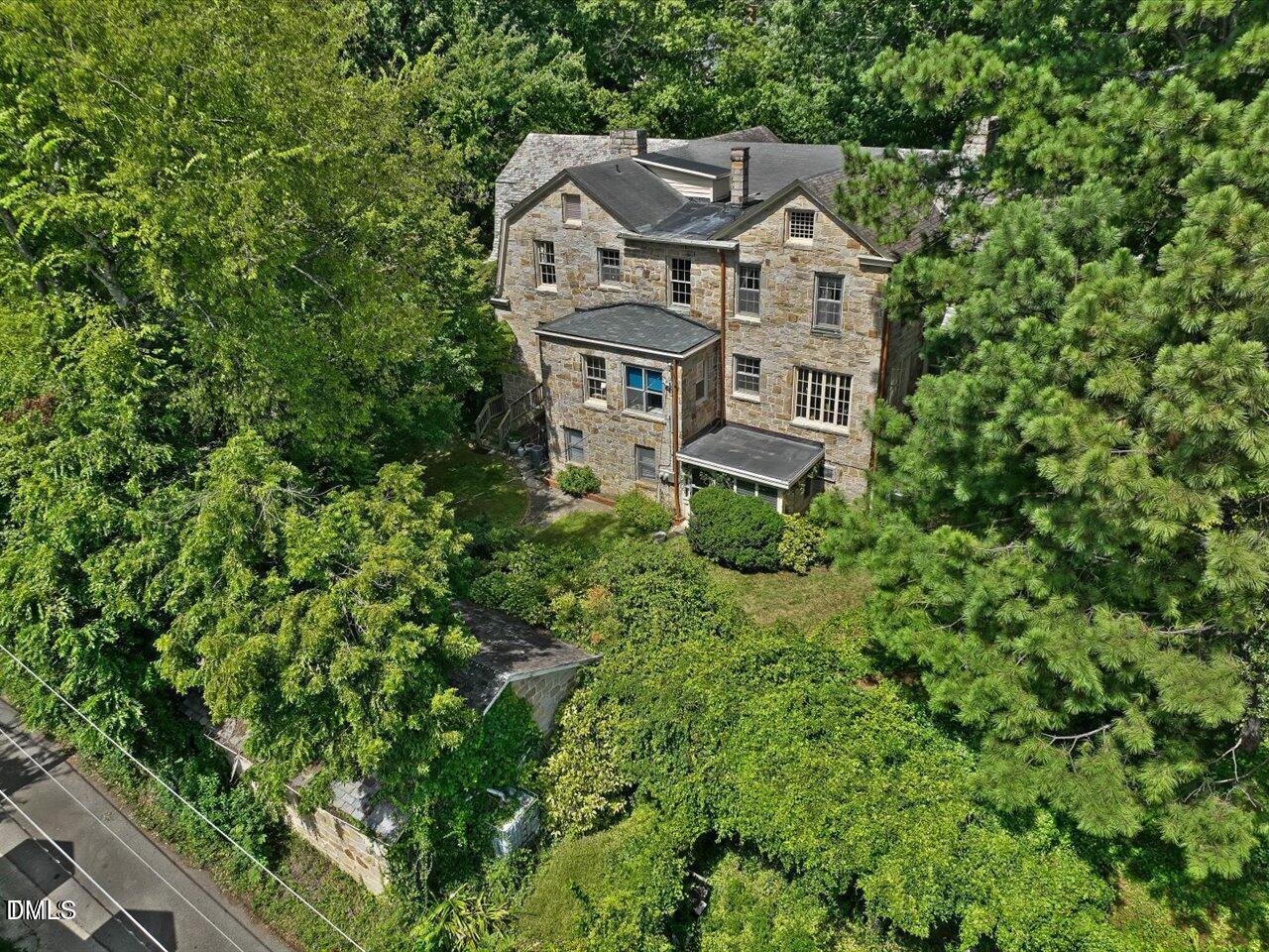 216-204 Hawthorne Road Raleigh, NC 27605 - Photo 19 of 28 216 Hawthorne