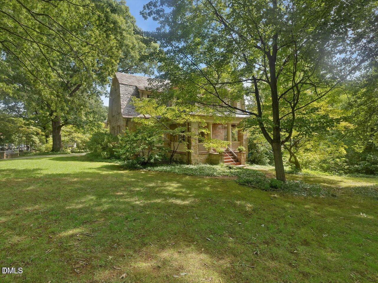 216-204 Hawthorne Road Raleigh, NC 27605 - Photo 20 of 28 216 Hawthorne