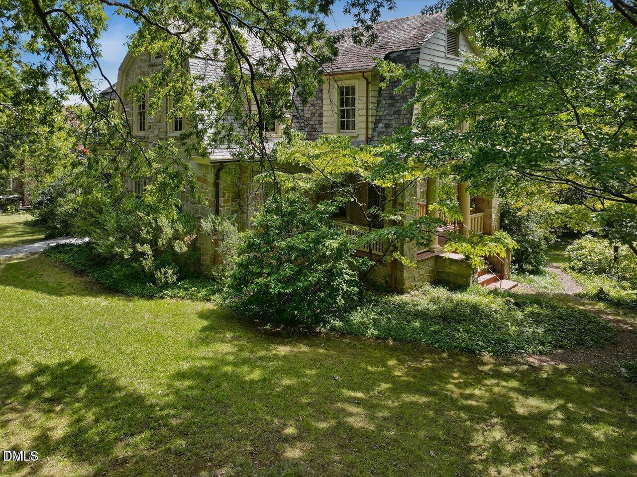 216-204 Hawthorne Road Raleigh, NC 27605 - Photo 21 of 28 216 Hawthorne