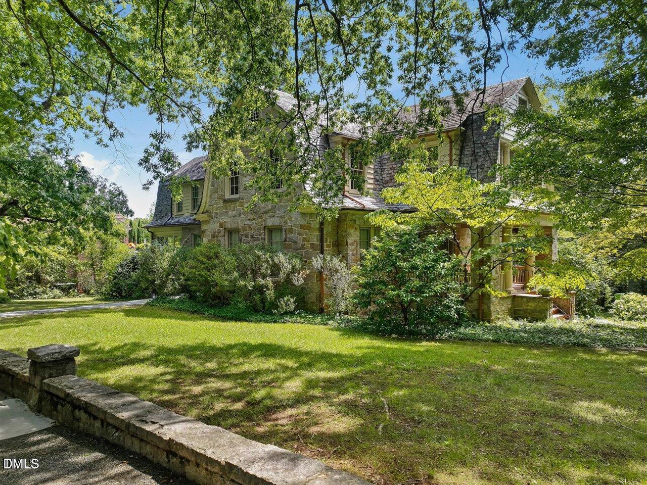 216-204 Hawthorne Road Raleigh, NC 27605 - Photo 22 of 28 216 Hawthorne