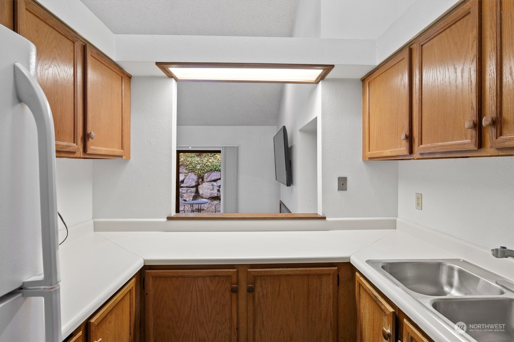 11527 Southeast 175th Street, Unit 9 Renton, WA 98055 - Photo 13 of 27