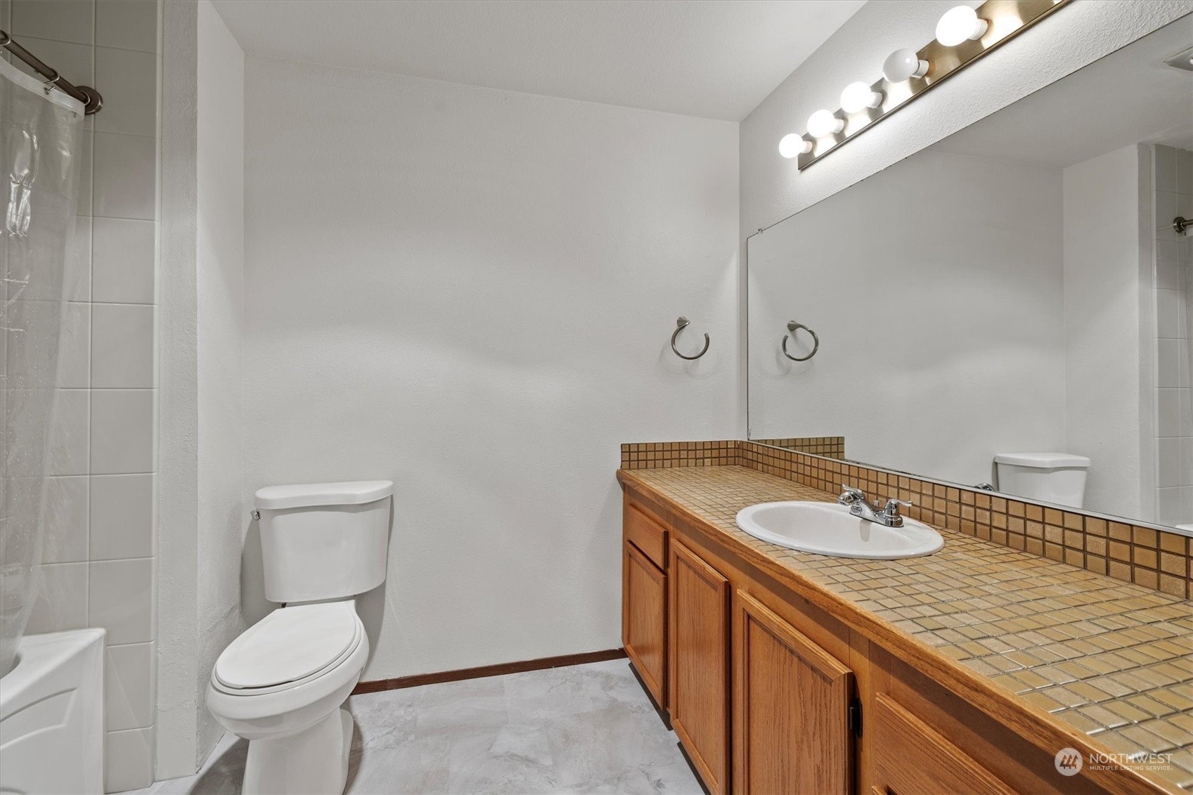 11527 Southeast 175th Street, Unit 9 Renton, WA 98055 - Photo 16 of 27