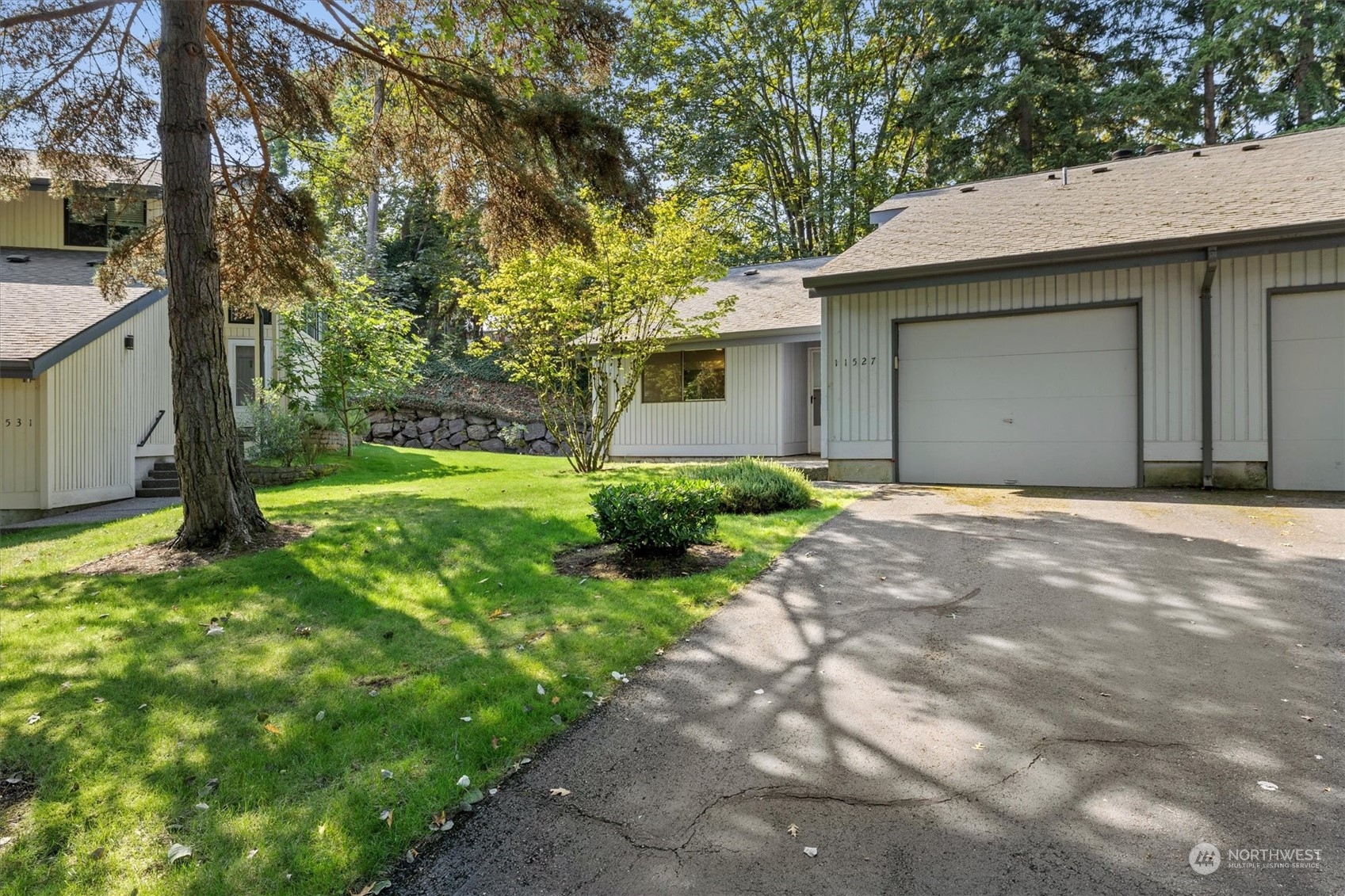 11527 Southeast 175th Street, Unit 9 Renton, WA 98055 - Photo 3 of 27