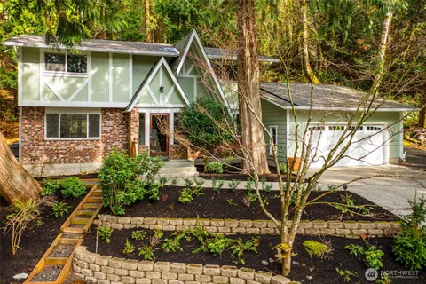 $1,190,000 | 8205 Northeast Blakely Court West, Bainbridge Island, WA 98110