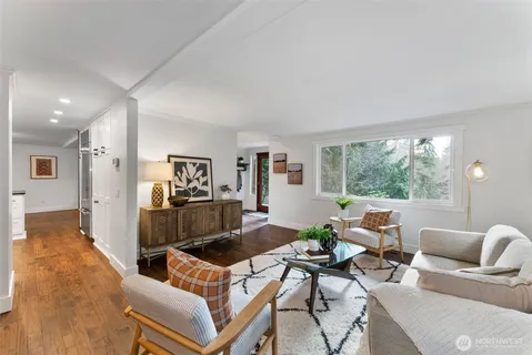 $1,190,000 | 8205 Northeast Blakely Court West, Bainbridge Island, WA 98110