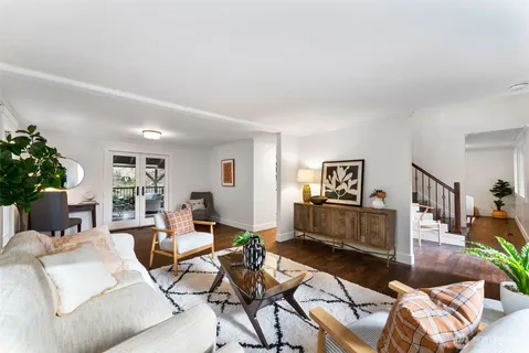 $1,190,000 | 8205 Northeast Blakely Court West, Bainbridge Island, WA 98110