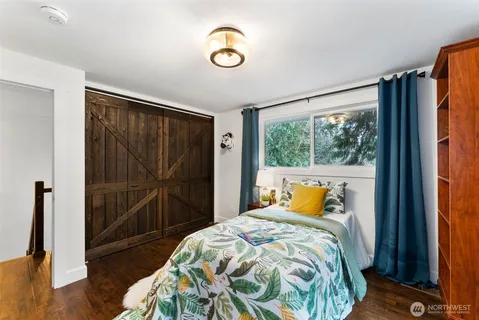 $1,190,000 | 8205 Northeast Blakely Court West, Bainbridge Island, WA 98110