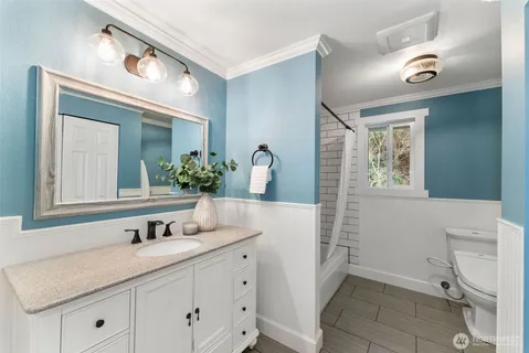 $1,190,000 | 8205 Northeast Blakely Court West, Bainbridge Island, WA 98110