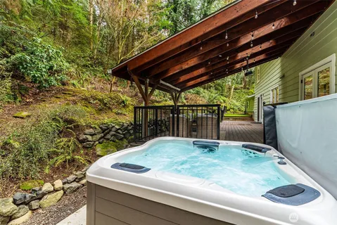 $1,190,000 | 8205 Northeast Blakely Court West, Bainbridge Island, WA 98110