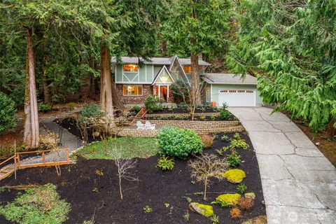 $1,190,000 | 8205 Northeast Blakely Court West, Bainbridge Island, WA 98110