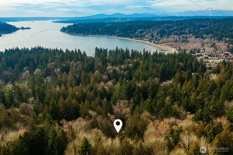 $1,190,000 | 8205 Northeast Blakely Court West, Bainbridge Island, WA 98110