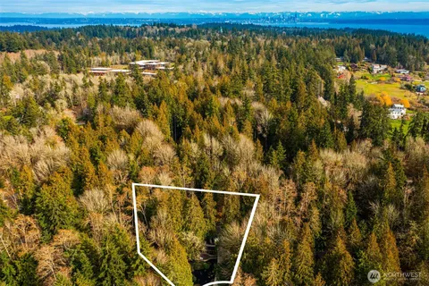 $1,190,000 | 8205 Northeast Blakely Court West, Bainbridge Island, WA 98110