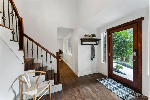 $1,190,000 | 8205 Northeast Blakely Court West, Bainbridge Island, WA 98110