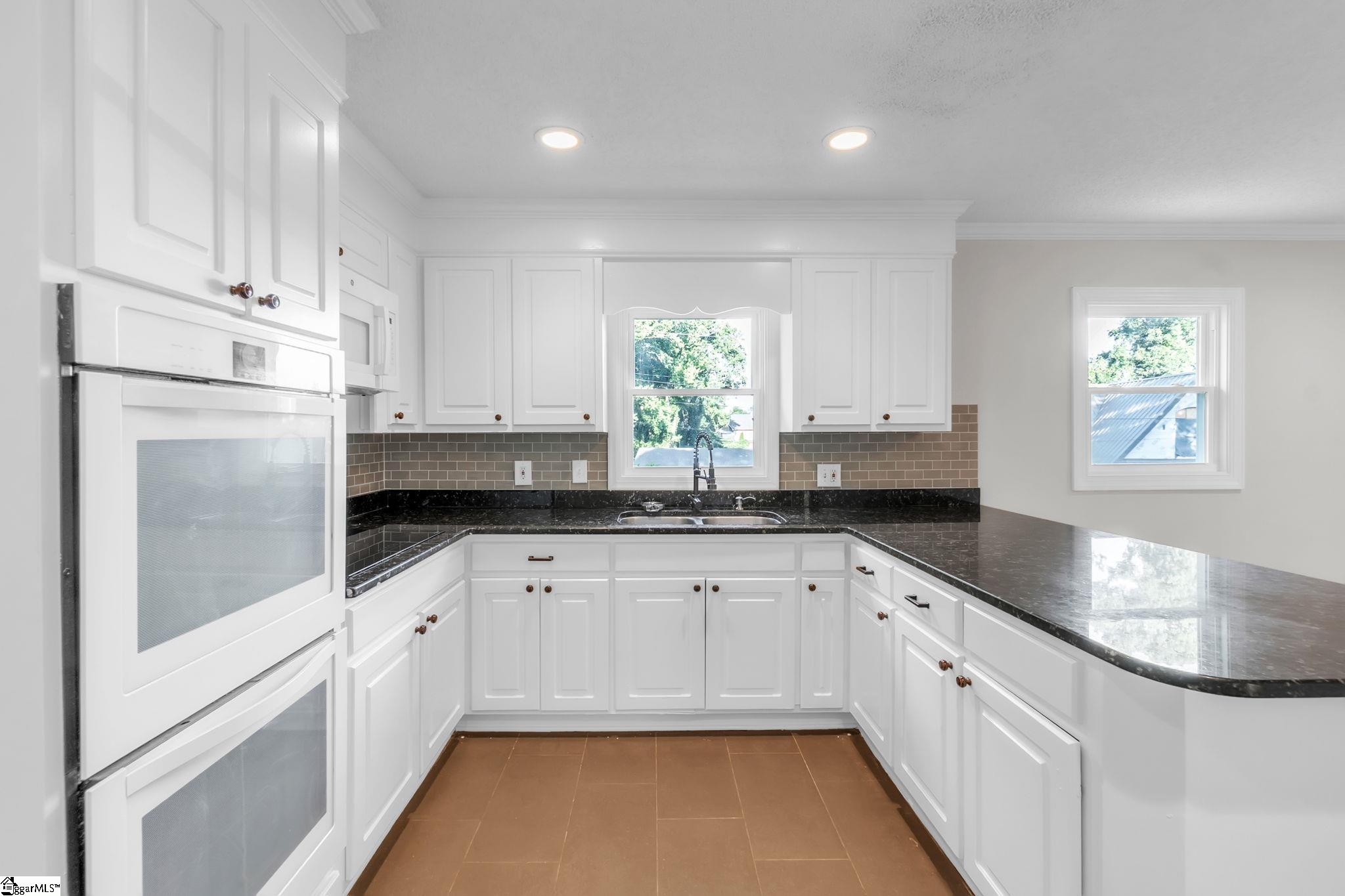 116 State Rd S-42-2623 Greer, SC 29651 - Photo 10 of 27