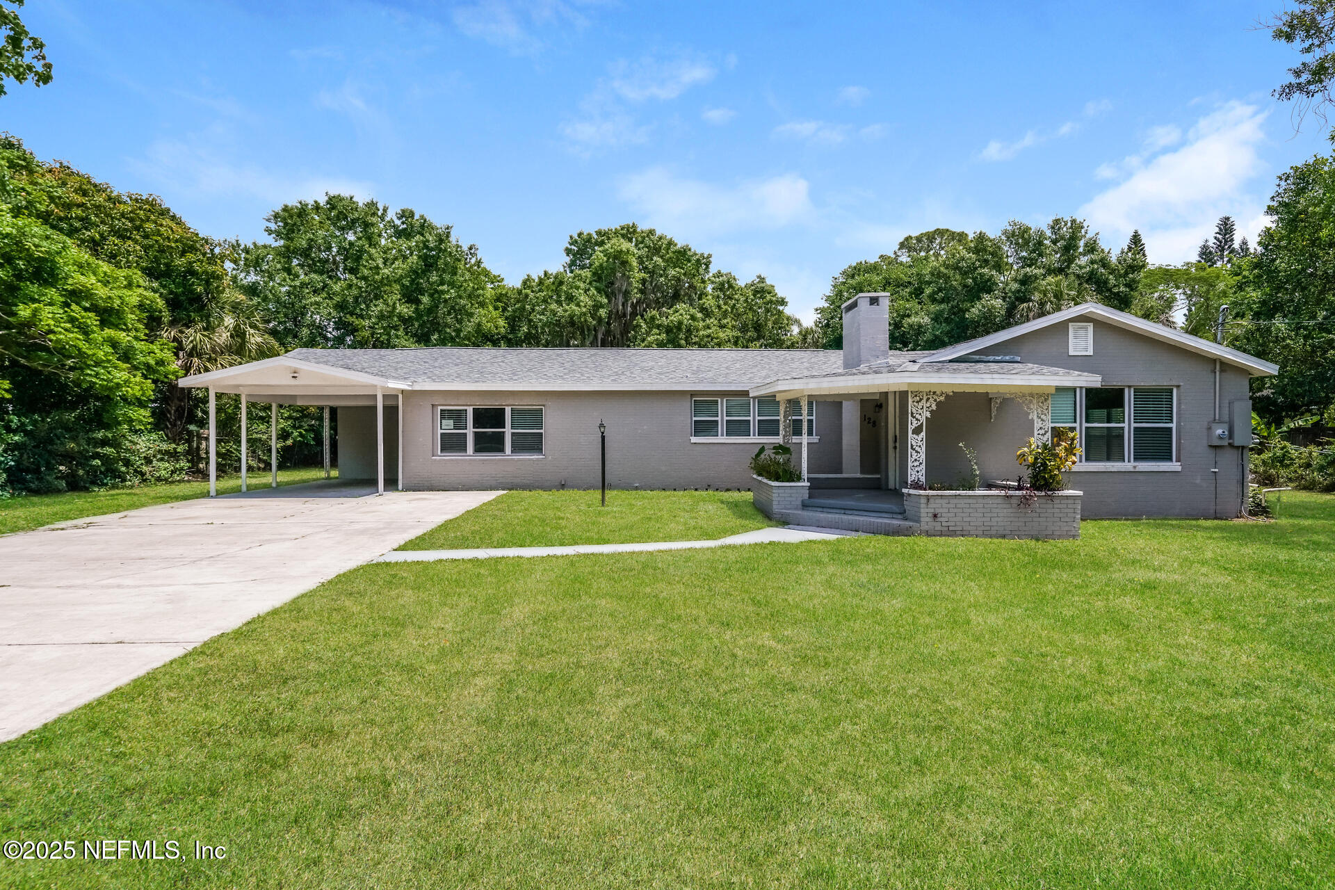 000-photo-front-view-14453963