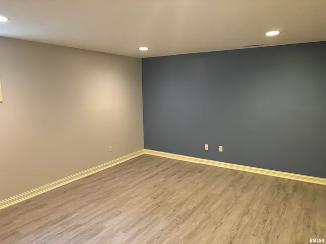 $2,950 | 2315 West Paddington Court, Peoria, IL 61615